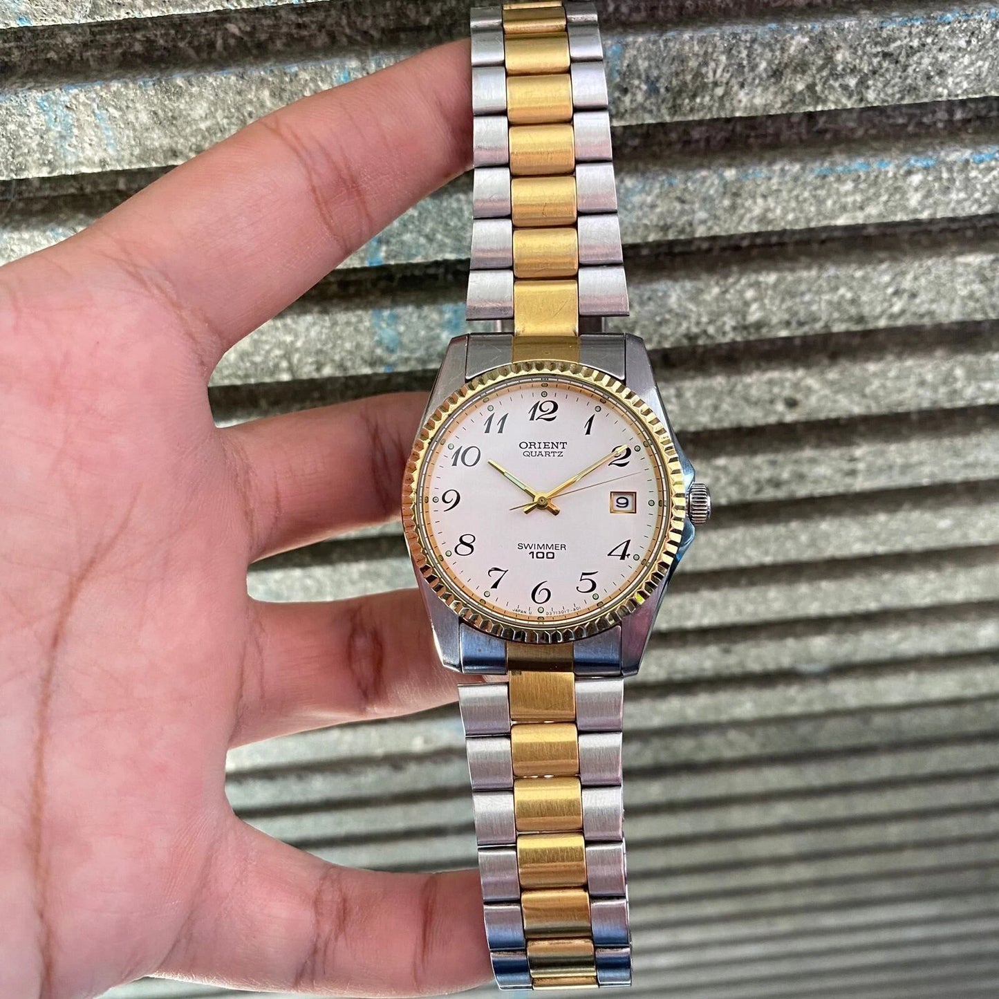 RARE Orient Quartz Swimmer 100 Two Tone White Dial D37201 Vintage Men Watch