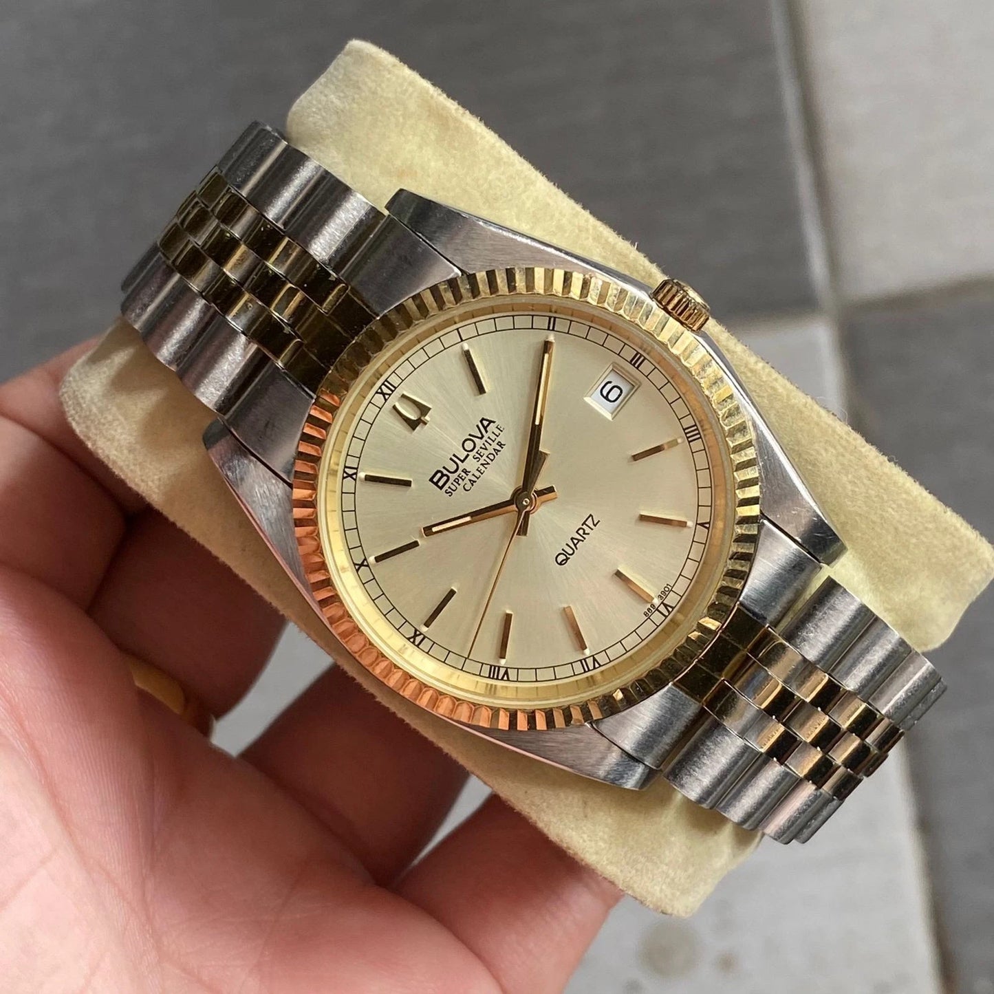 Rare Bulova Super Seville Calender Quartz Two Tone Gold Dial Vintage Watch Men