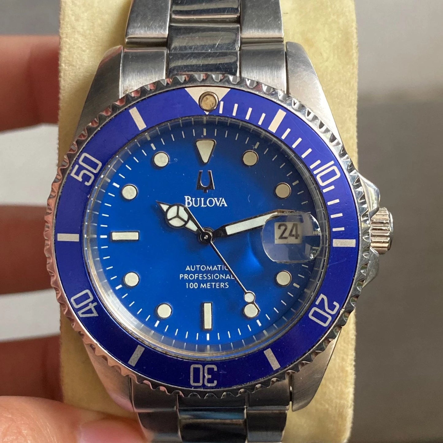 Rare Bulova Diver Professional Automatic Blue Dial Date Vintage Watch Men