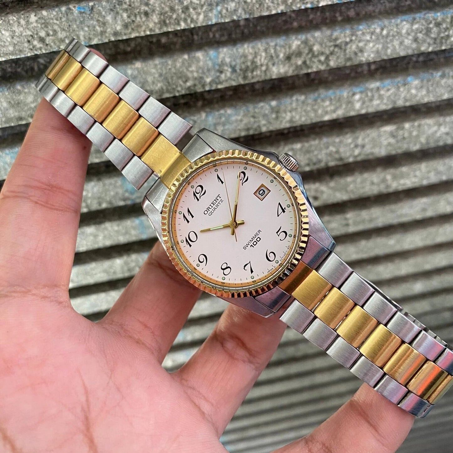 RARE Orient Quartz Swimmer 100 Two Tone White Dial D37201 Vintage Men Watch