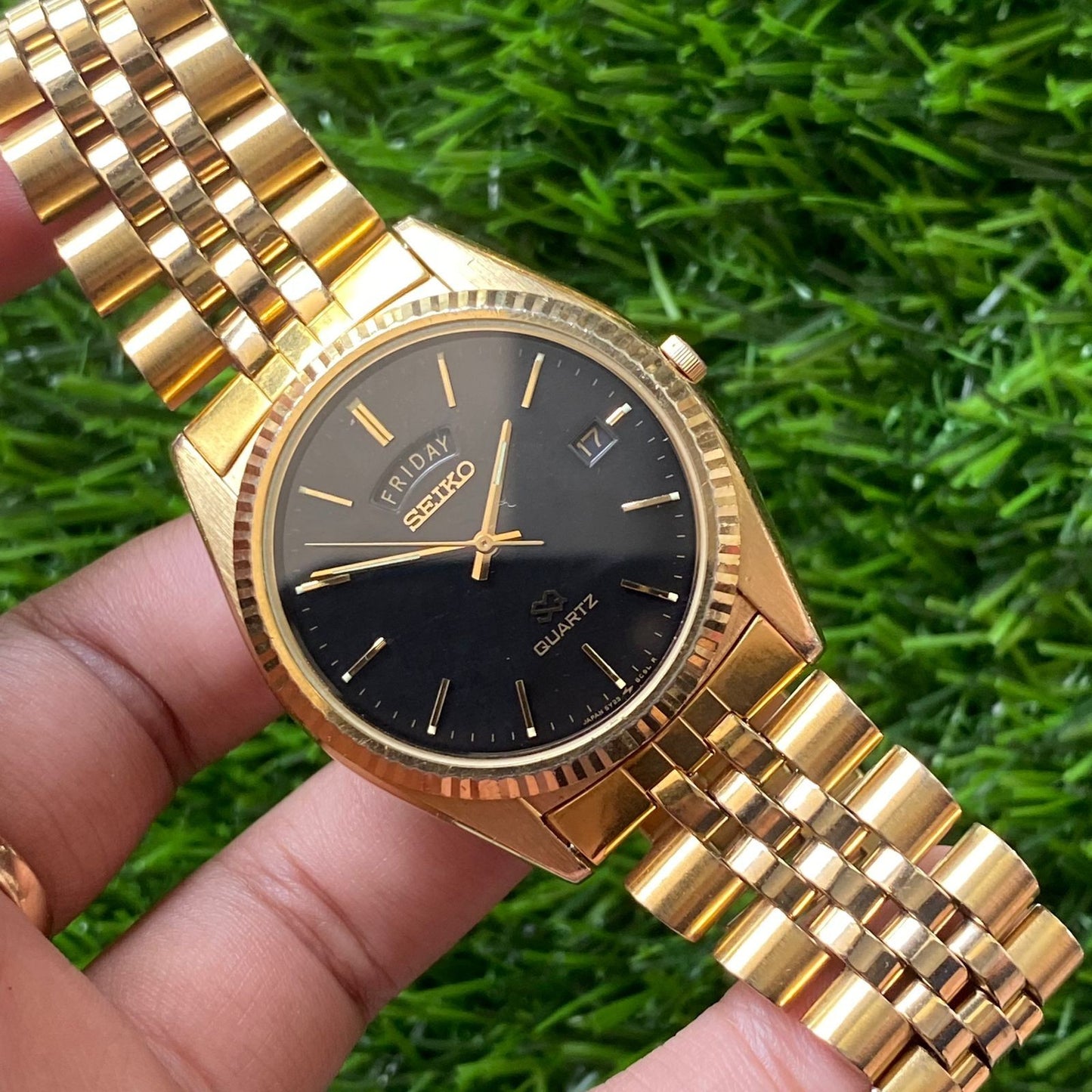 Rare Seiko Quartz SQ 5Y23-8A69 Black Dial Day Date Split Gold Vintage Watch Men