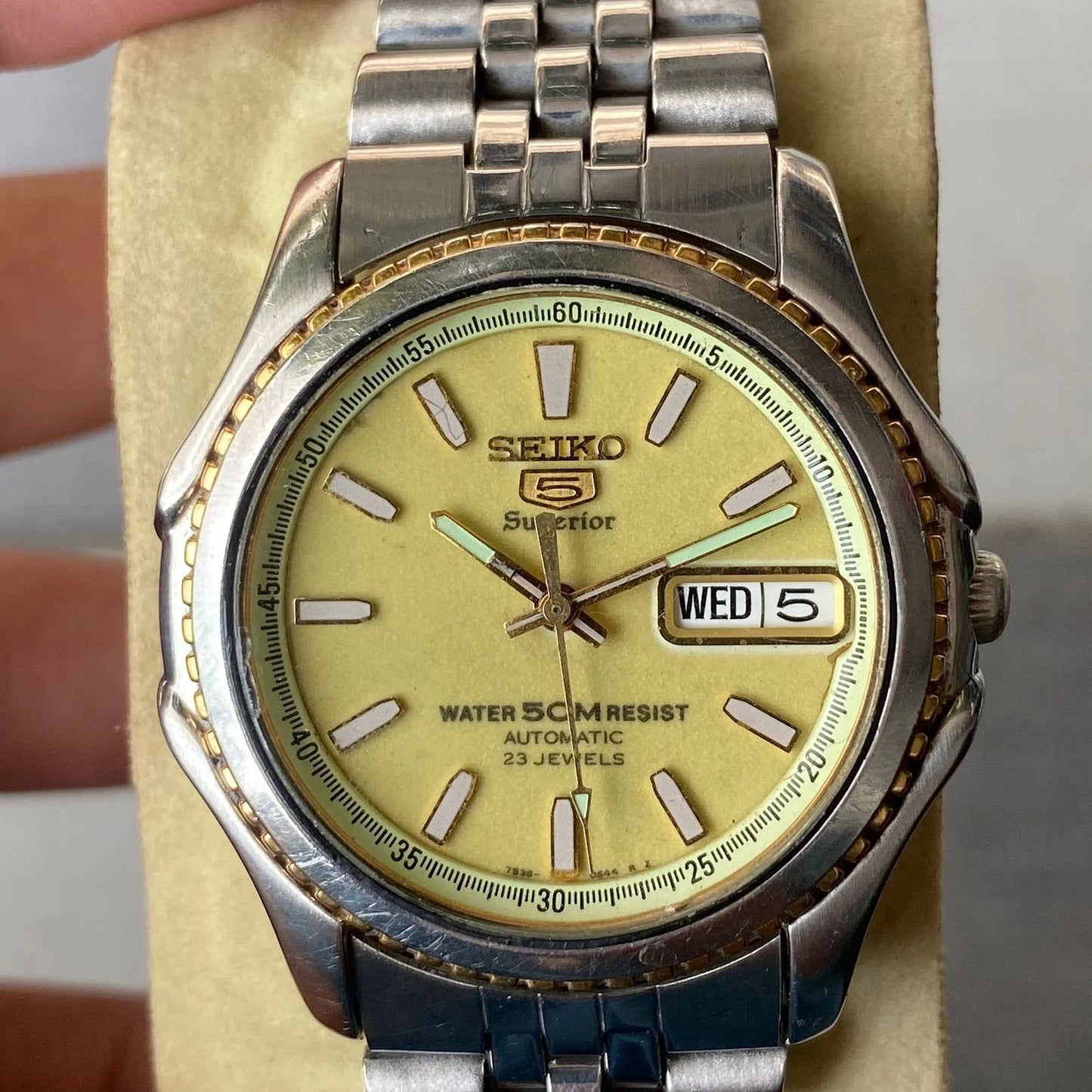 Rare Seiko 5 Superior Automatic 7S36 Luminous Dial Day Date Watch Vintage Men