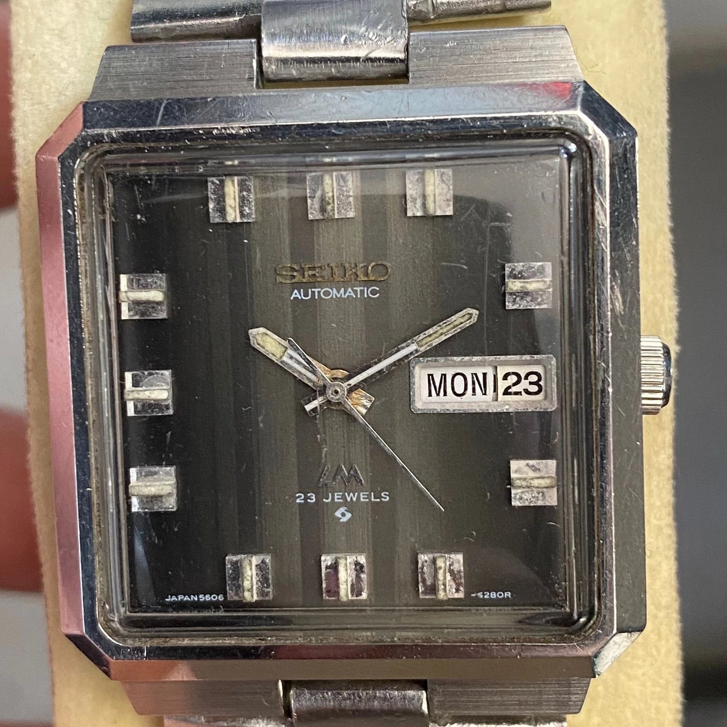 Rare Seiko Lord Matic LM Automatic 5606-5110 Day Date Gray Dial Vintage Watch