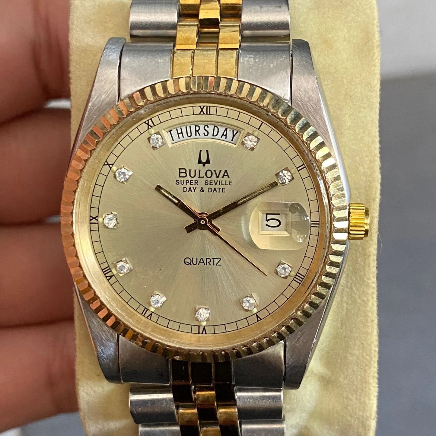 RARE Bulova Super Seville President Day Date Diamond Index Two Tone Watch Men