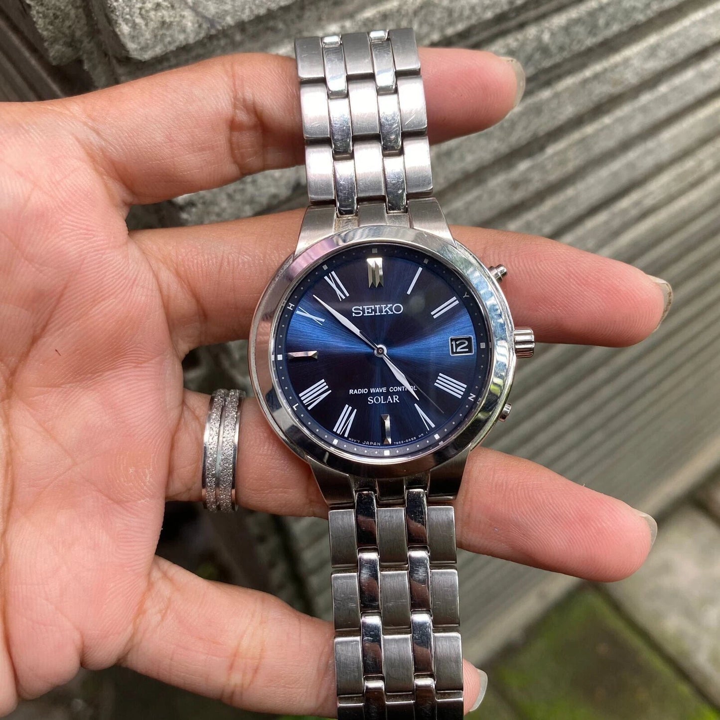 RARE Seiko Date Radio wave control Silver Round Solar Mens Watch Authentic