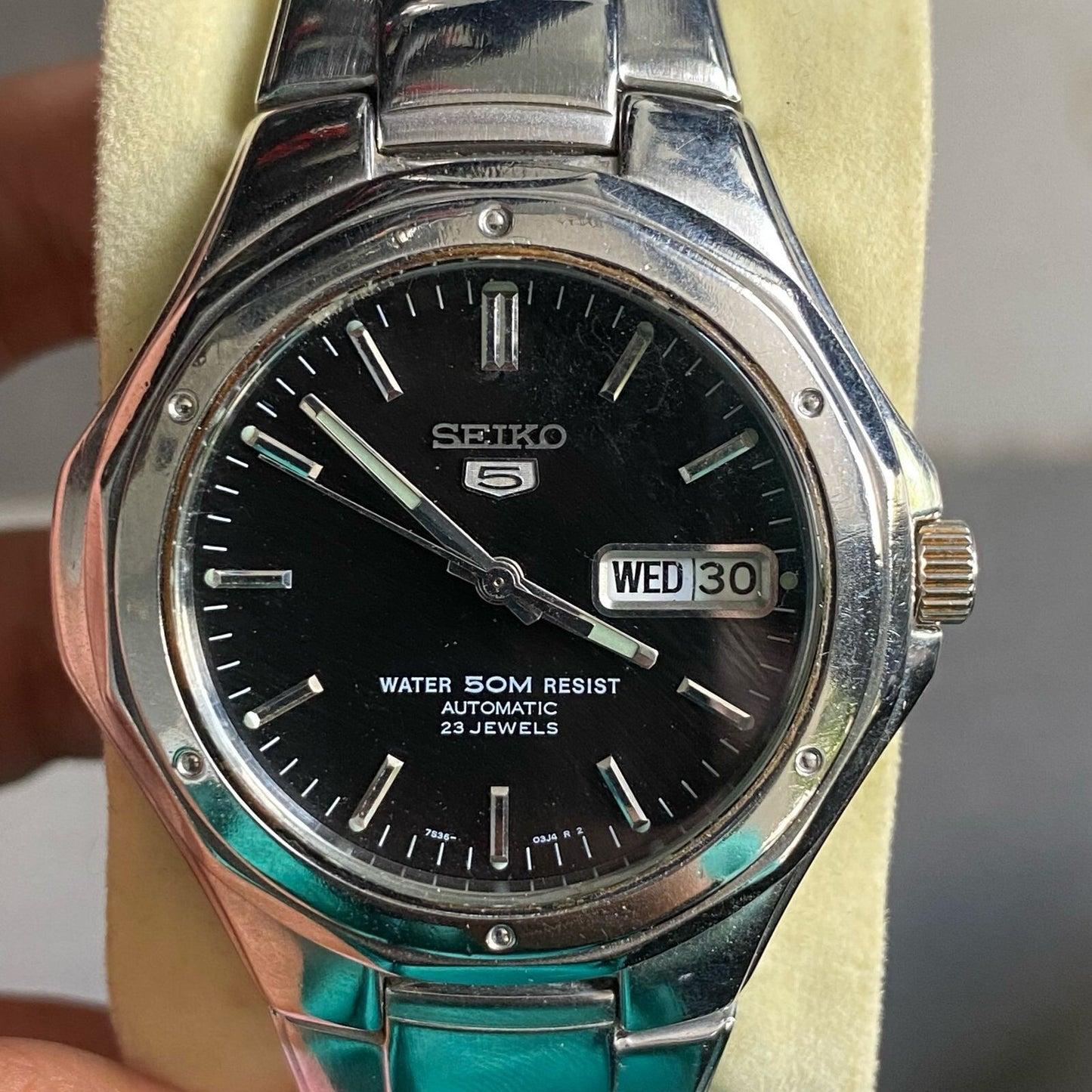 Rare Seiko 5 Finder SNZE65 Automatic Oak Style Day Date Vintage Men Watch