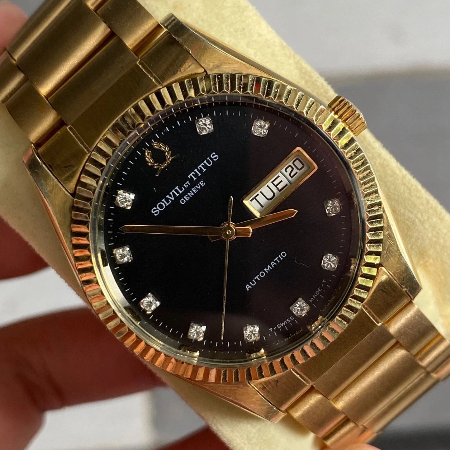 RARE Solvil et Titus Geneve Automatic Day Date Black Dial Diamond Index Watch