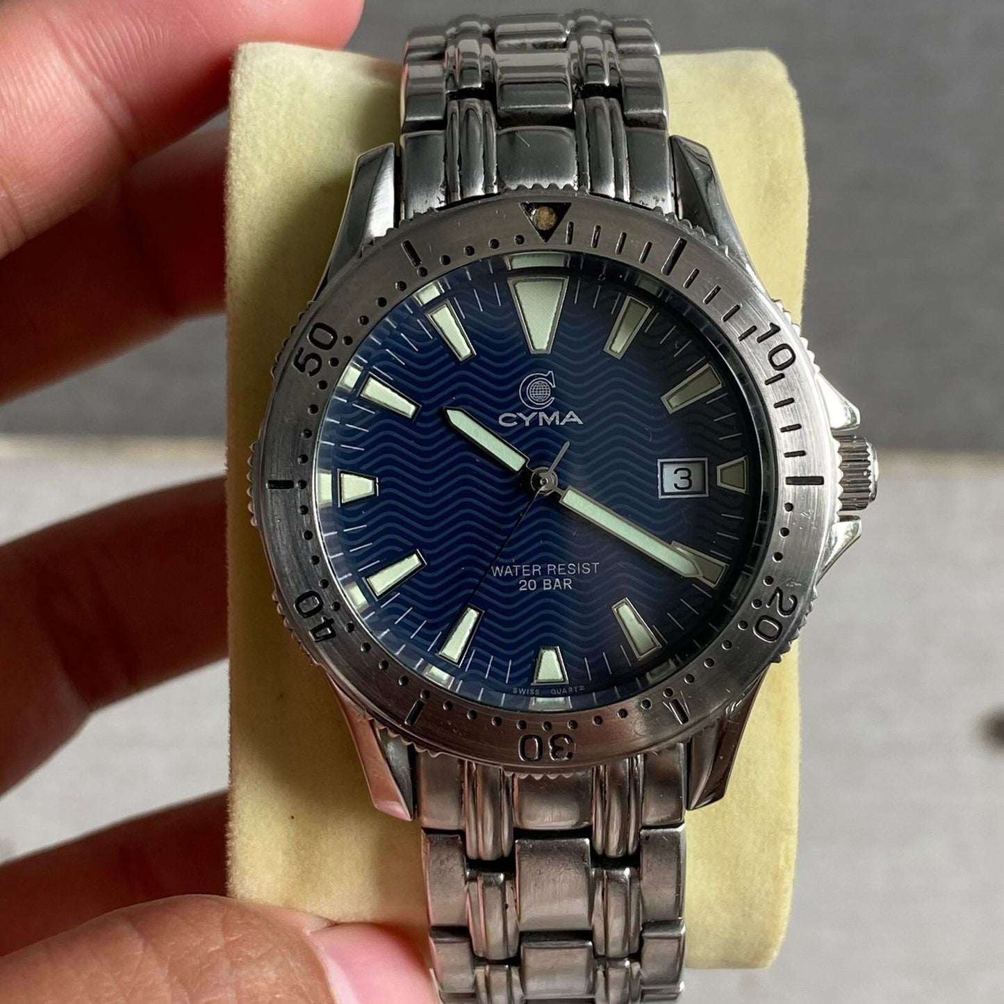 Rare Cyma Diver Master Quartz 200 meter Blue Dial Steel Swiss Watch Men Vintage