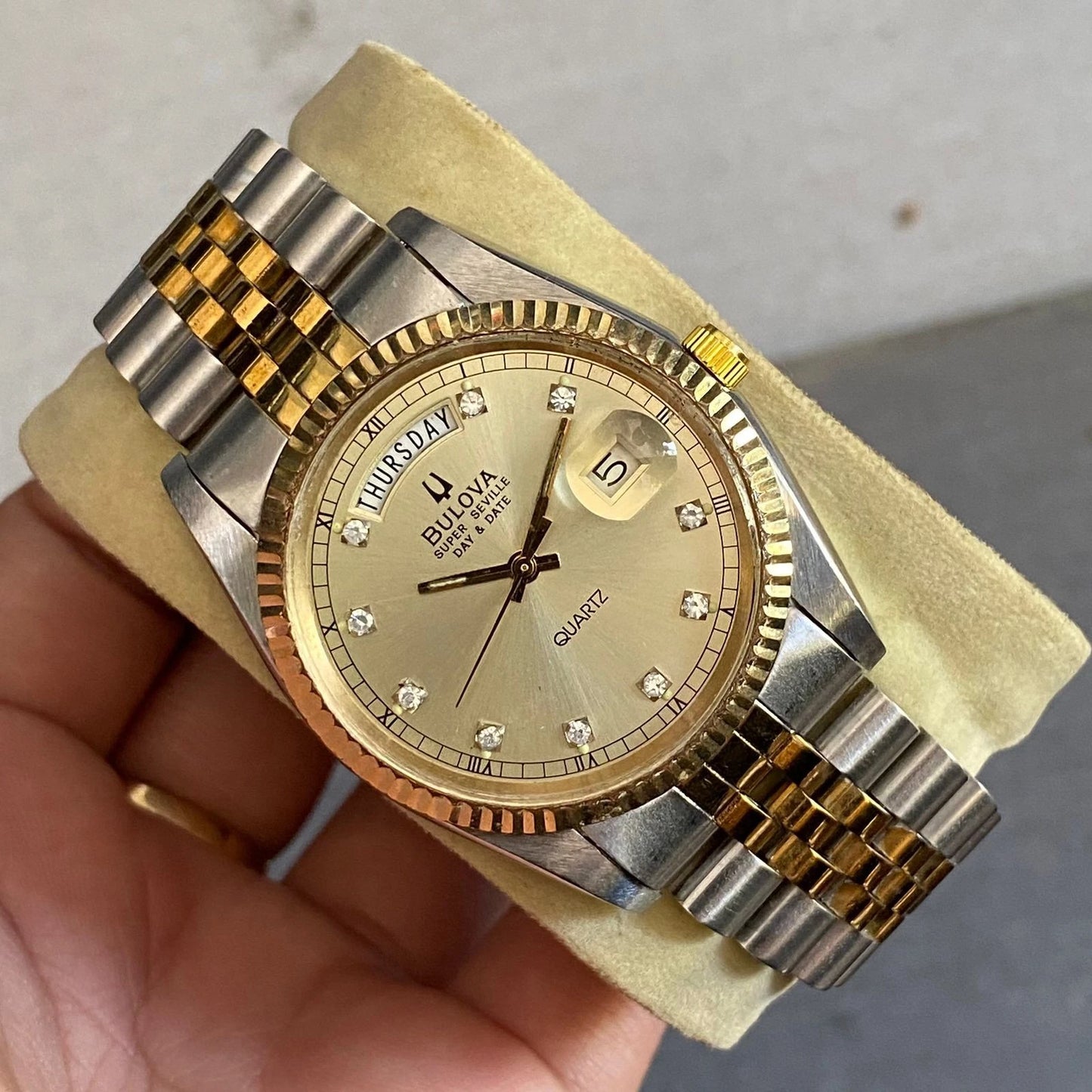 RARE Bulova Super Seville President Day Date Diamond Index Two Tone Watch Men