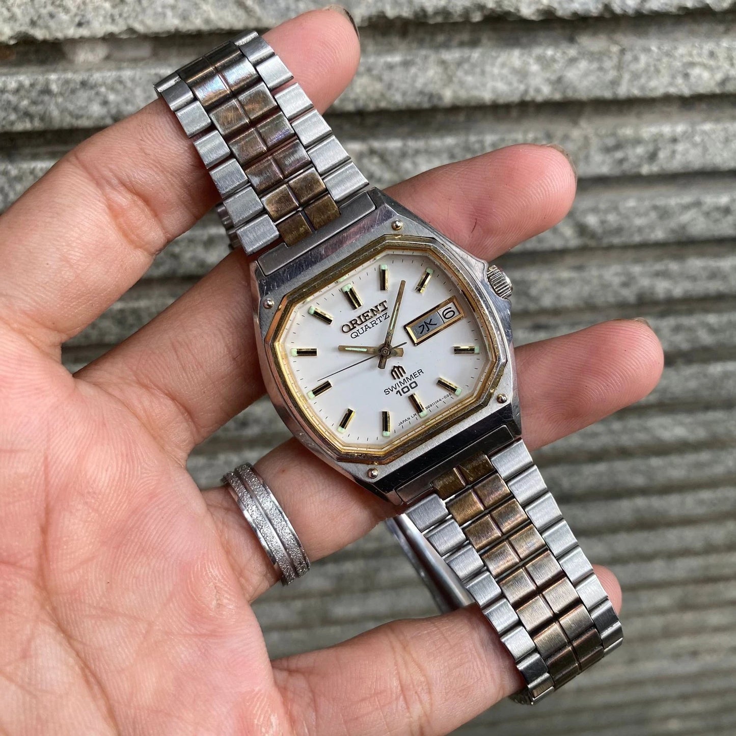 Rare Orient Quartz Oak Style Hexagon Day Date Two Vintage Men Watch
