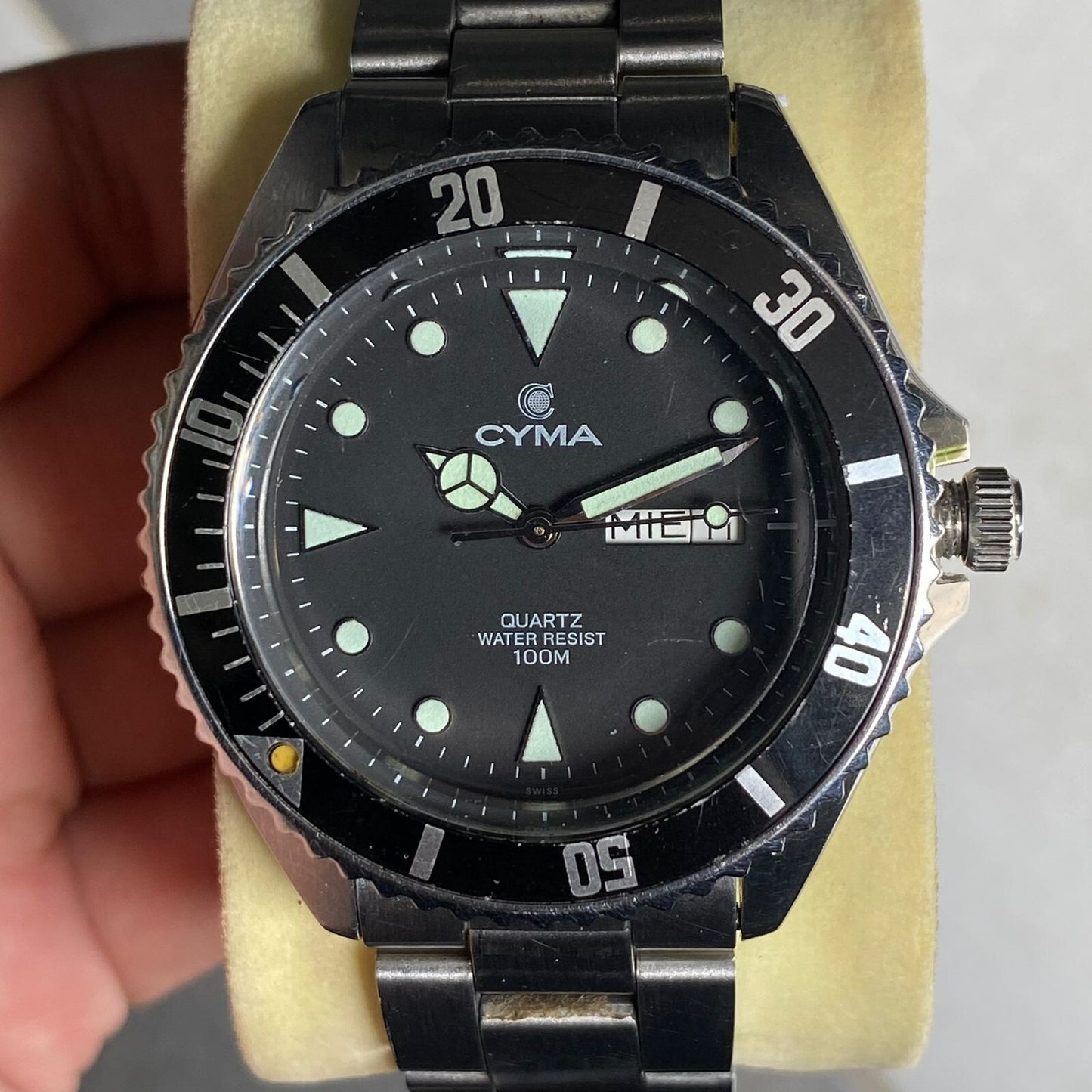 Rare Cyma Diver 8061544 Black Dial Quartz Swiss Made Vintage Men Watch Sport