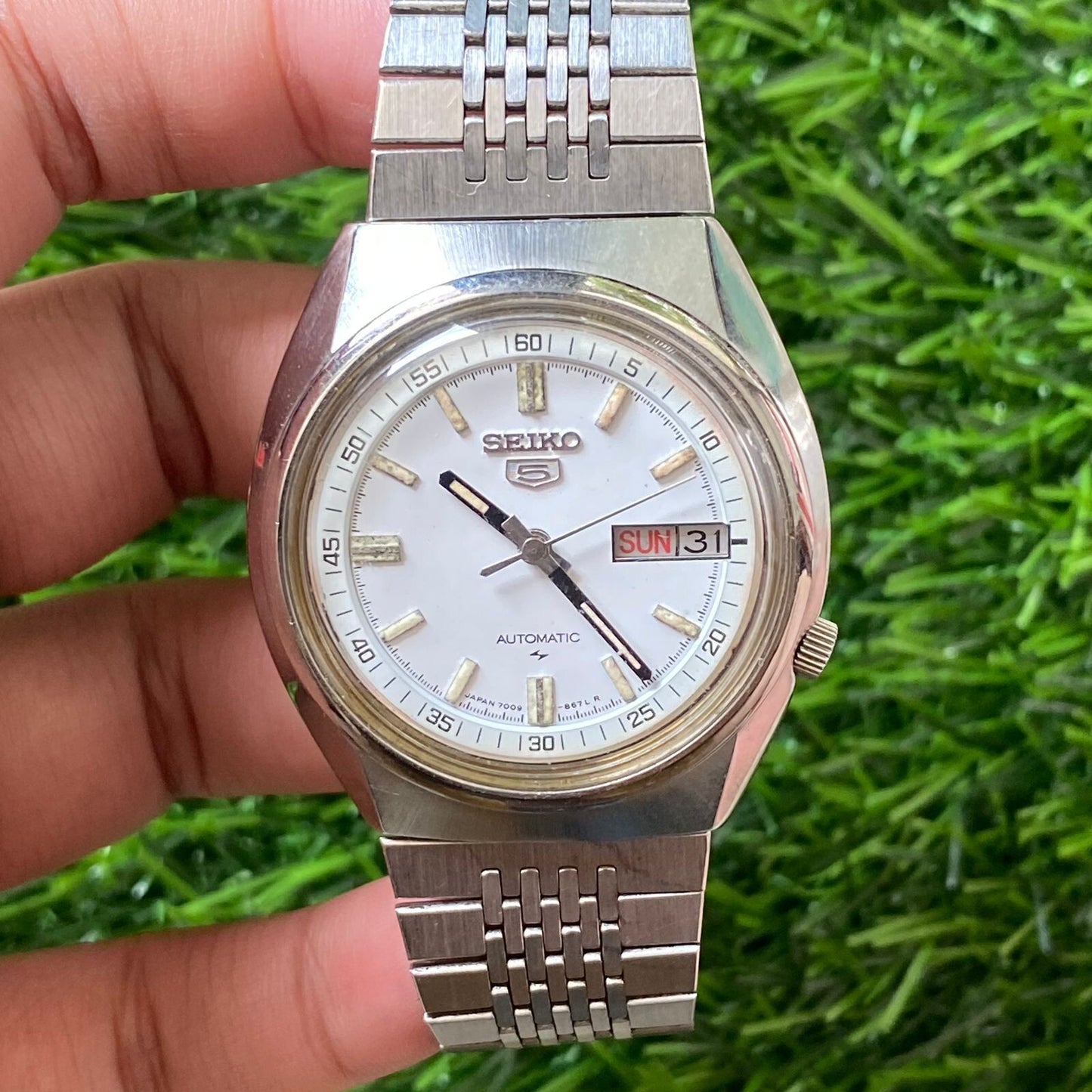 Rare Seiko 5 Vintage Automatic cal. 7009-8310 White Dial Mens Watch Day Date