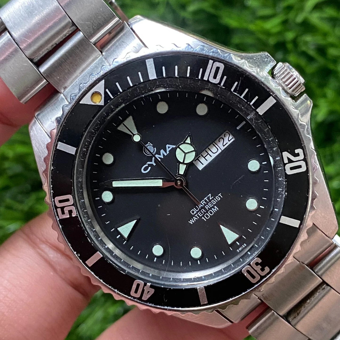 Rare Cyma Diver 8061544 Day Date Quartz 100m Black Dial Swiss Watch Vintage Men