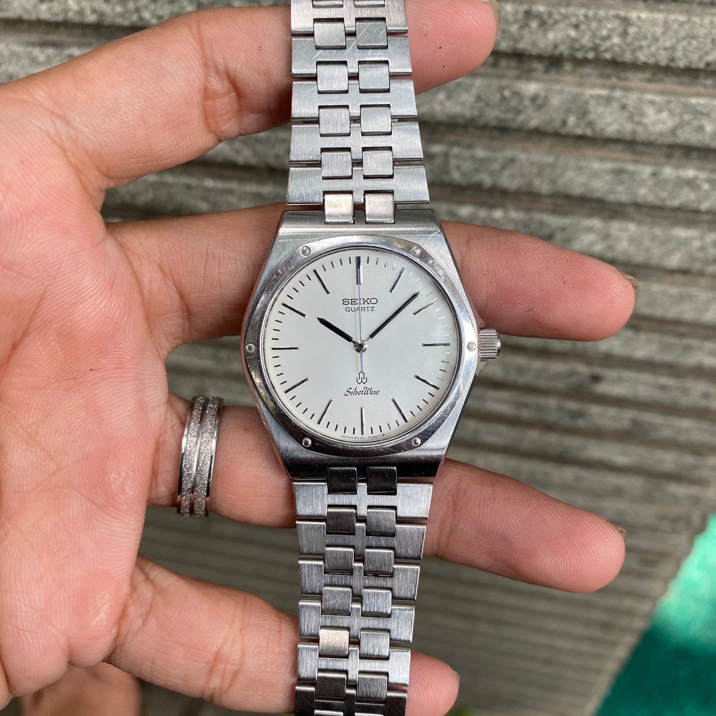 RARE Seiko Silverwave Quartz 6030-7040 White Dial Oak Style Vintage Men Watch