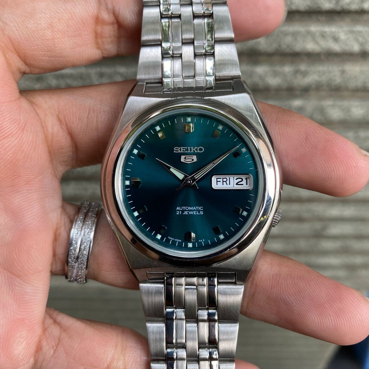 RARE Seiko 5 Green Dial Globe SNK665 Day Date Automatic 7s26-02E0 Vintage Watch