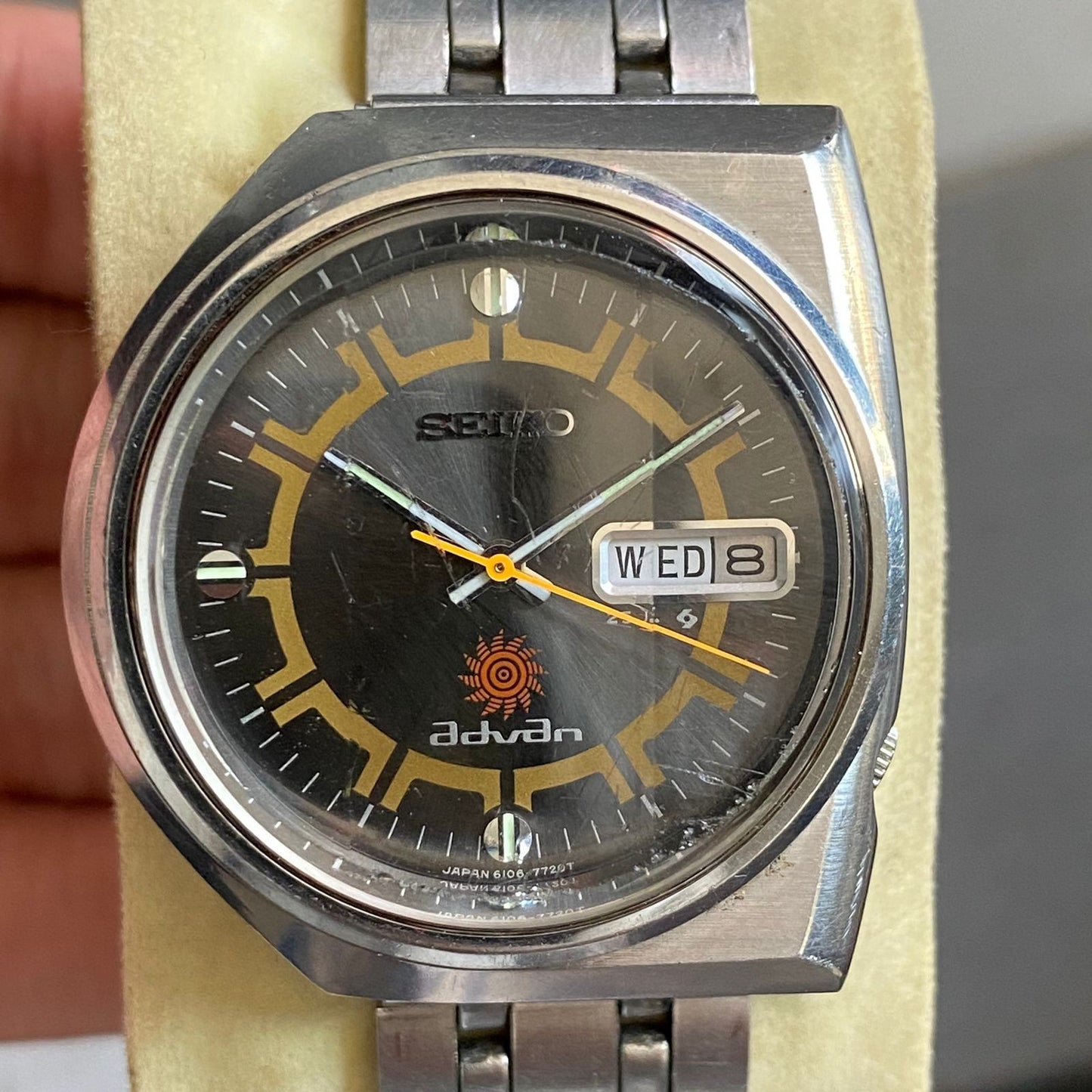 RARE Seiko Advan 6106-7550 Day Date Black Dial Faceted Vintage Asymetrical Watch