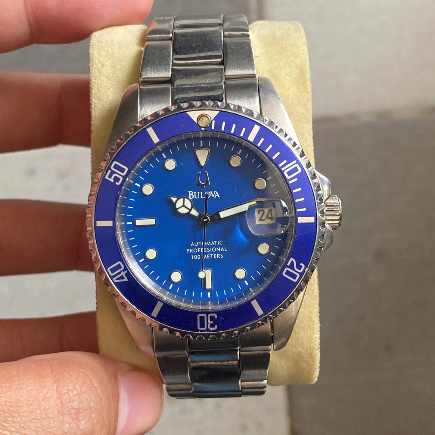 Rare Bulova Diver Professional Automatic Blue Dial Date Vintage Watch Men