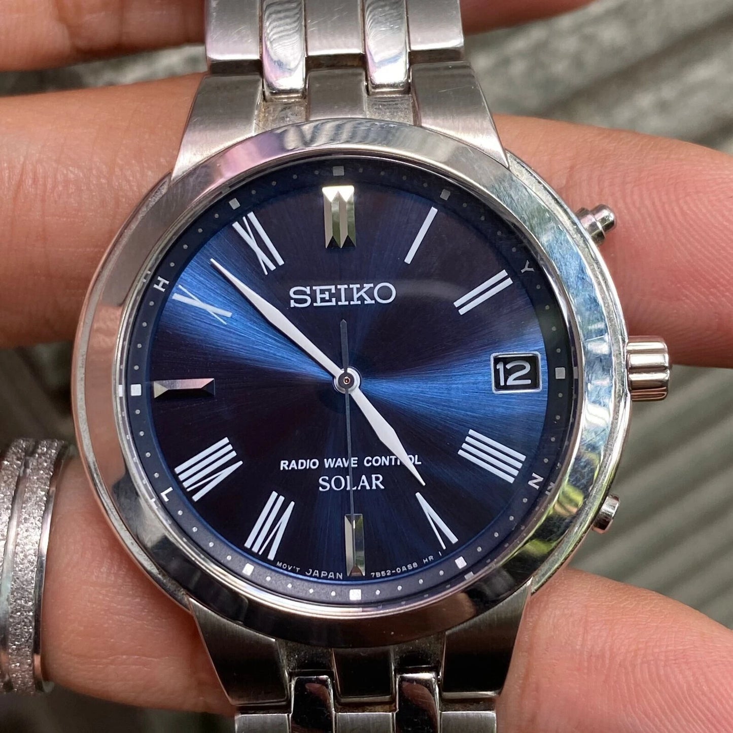 RARE Seiko Date Radio wave control Silver Round Solar Mens Watch Authentic