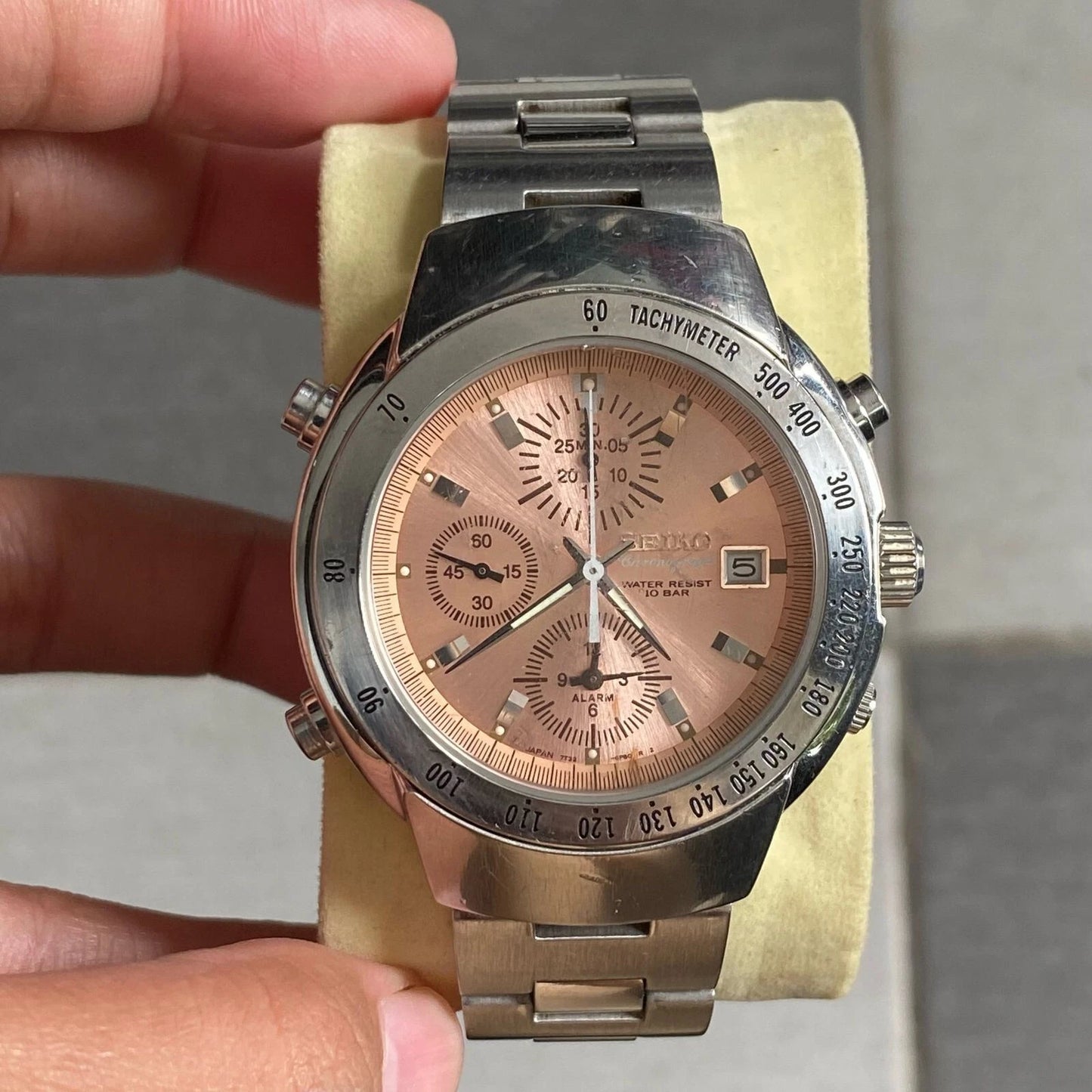 Rare Seiko SBBP069 Chronograph Salmon Dial Quartz Date Vintage Watch Men