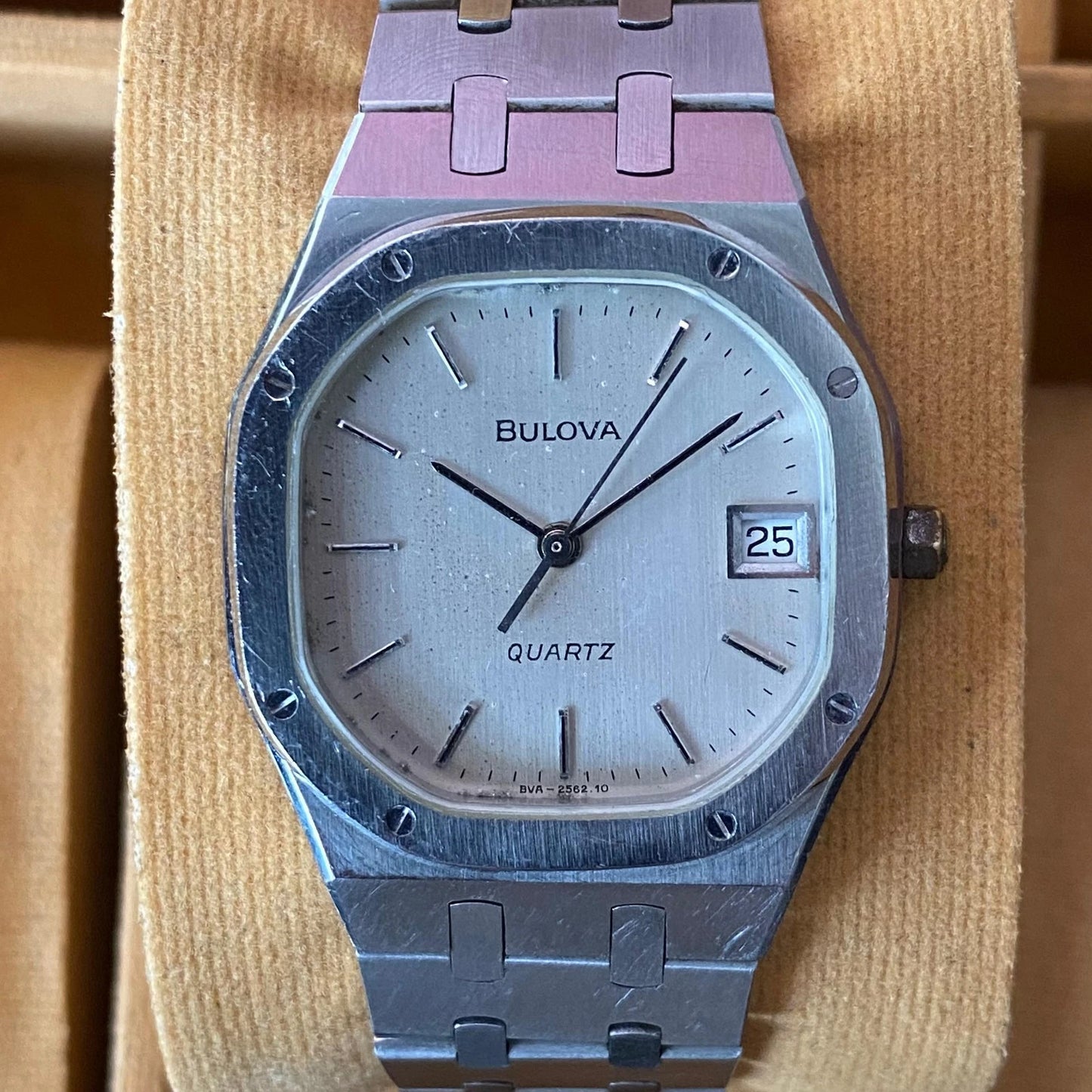 RARE BULOVA Royal Oak Quartz Watch Silver Vintage Men Day Date Swiss Made