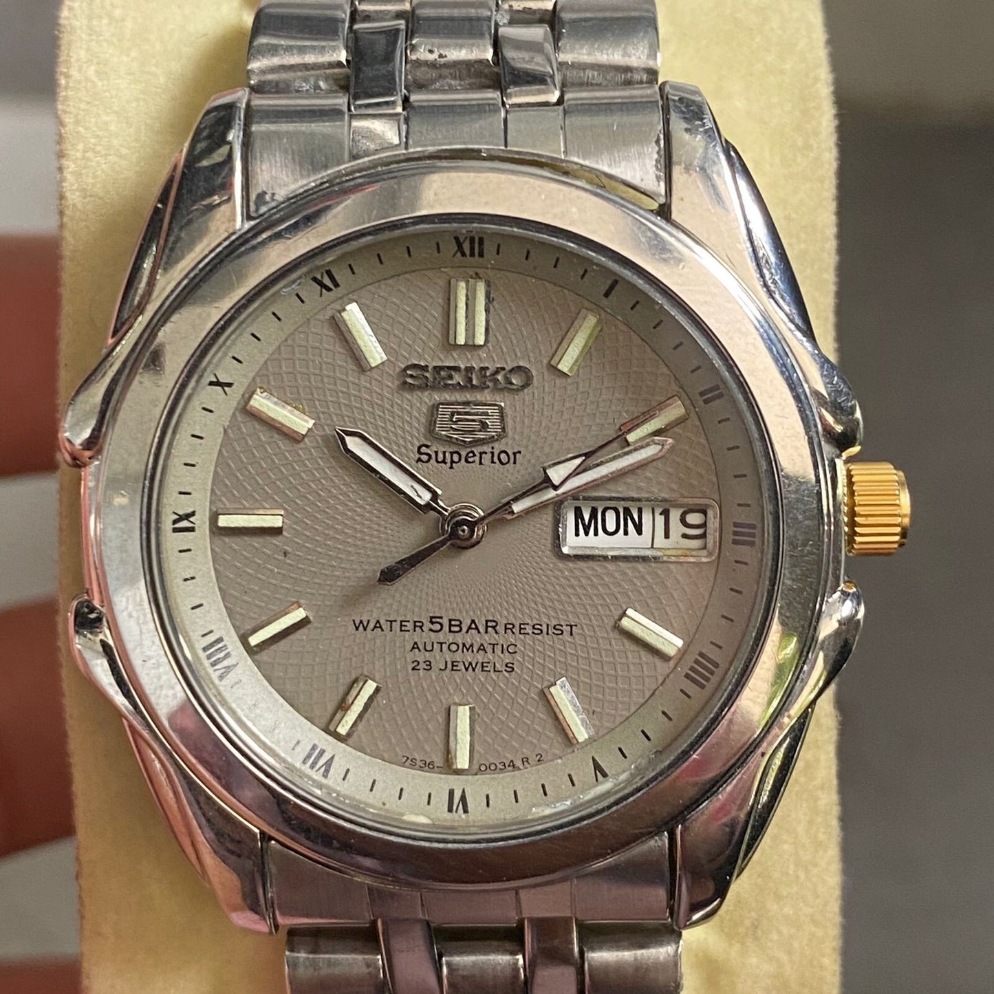 RARE Seiko Superior Automatic Gray Dial Whirlpool Day Date Vintage Men Watch