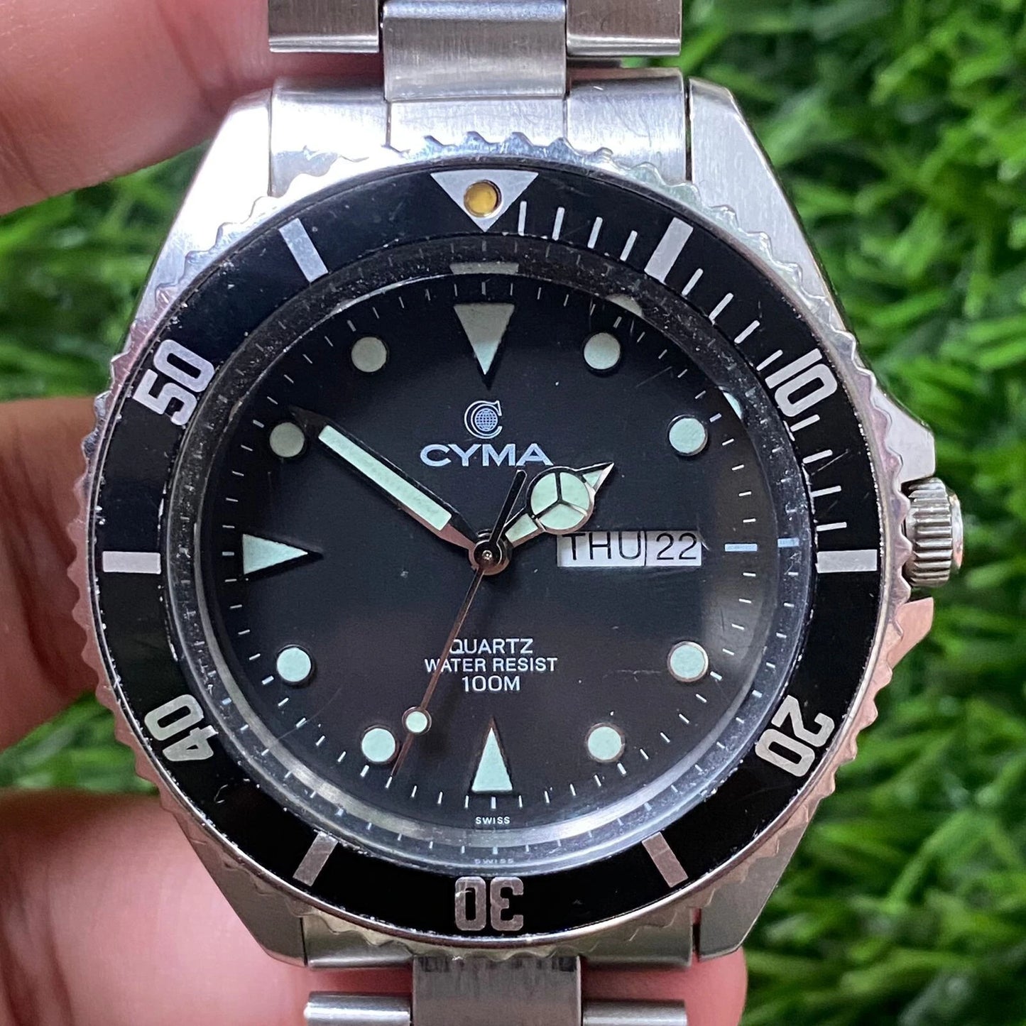 Rare Cyma Diver 8061544 Day Date Quartz 100m Black Dial Swiss Watch Vintage Men