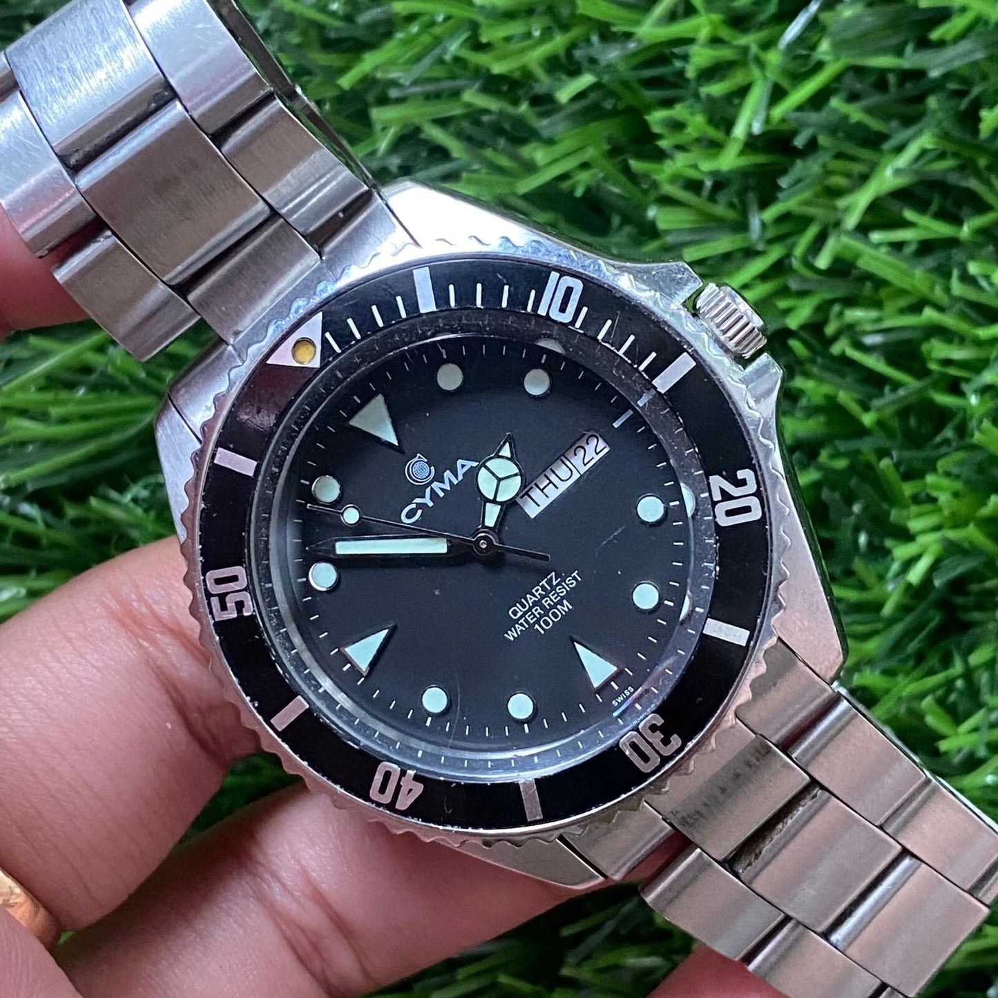 Rare Cyma Diver 8061544 Day Date Quartz 100m Black Dial Swiss Watch Vintage Men