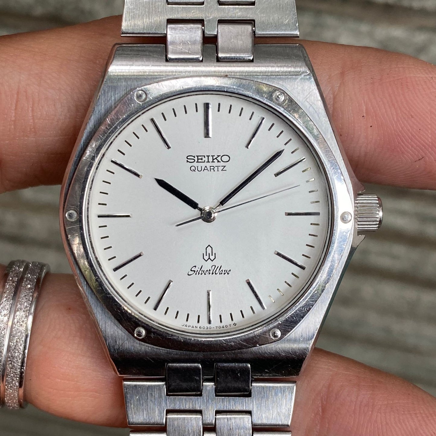 RARE Seiko Silverwave Quartz 6030-7040 White Dial Oak Style Vintage Men Watch