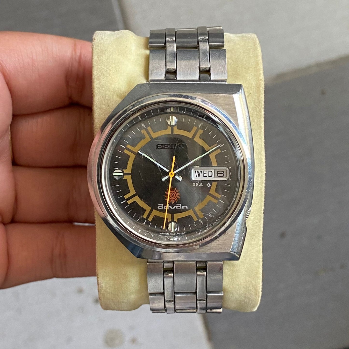 RARE Seiko Advan 6106-7550 Day Date Black Dial Faceted Vintage Asymetrical Watch