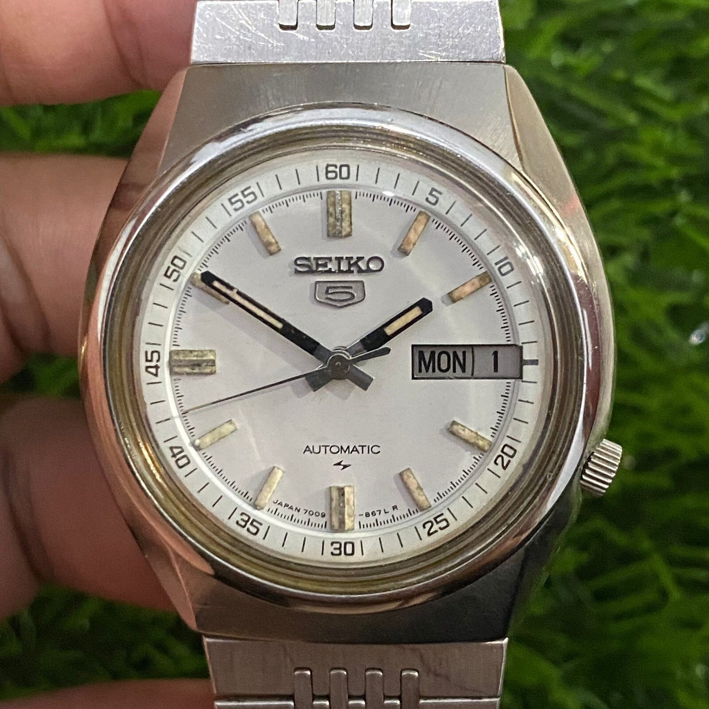 Rare Seiko 5 Vintage Automatic cal. 7009-8310 White Dial Mens Watch Day Date