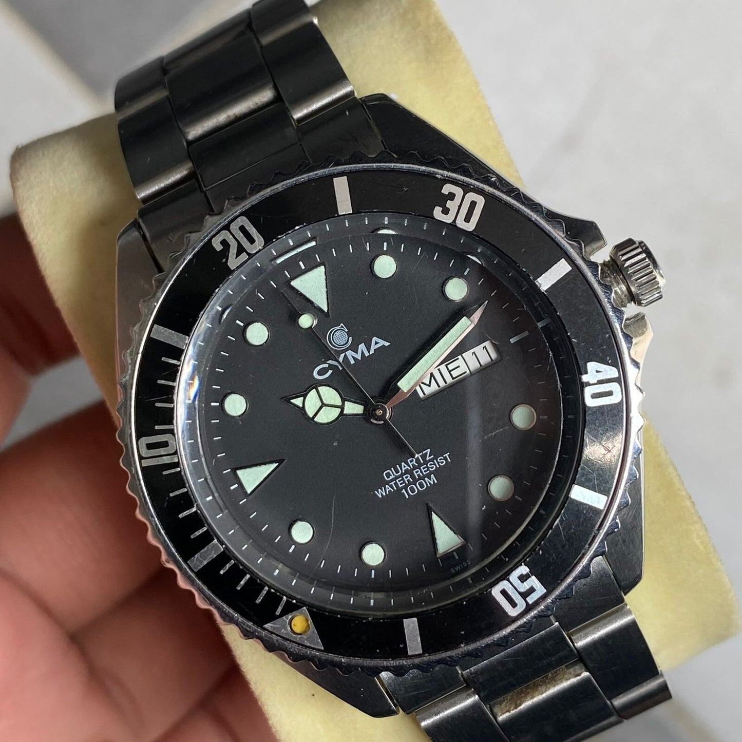 Rare Cyma Diver 8061544 Black Dial Quartz Swiss Made Vintage Men Watch Sport