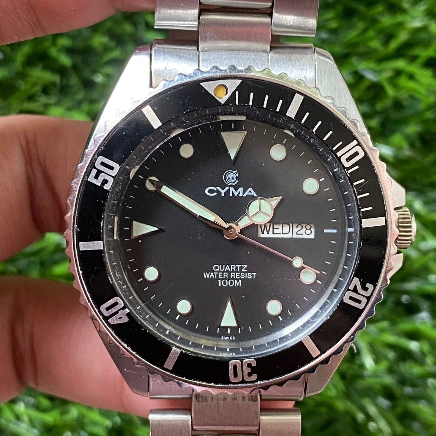 Rare Cyma Diver 8061544 Day Date Quartz 100m Black Dial Swiss Watch Vintage Men