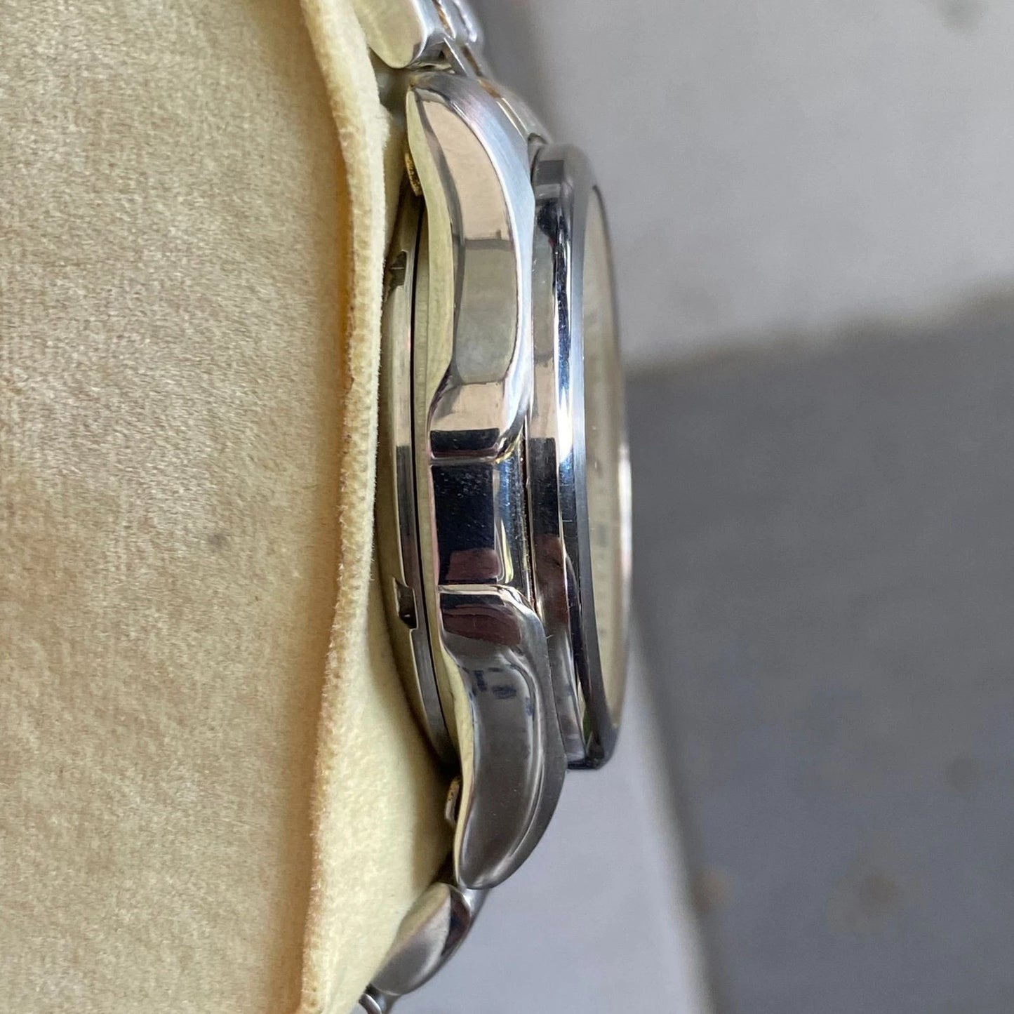 RARE Seiko 5 Superior Automatic 7S36 Whirlpool Ivory Day Date Vintage Watch Men