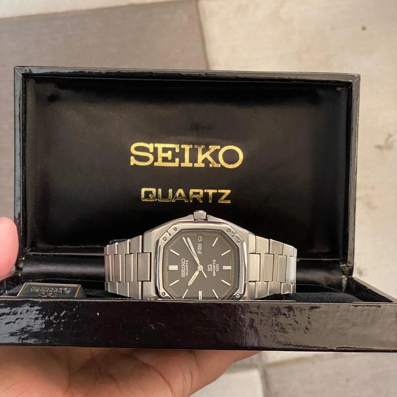 Rare Seiko SQ Sports 100 Quartz 8229-503A Oak Style Black Dial Vintage Men