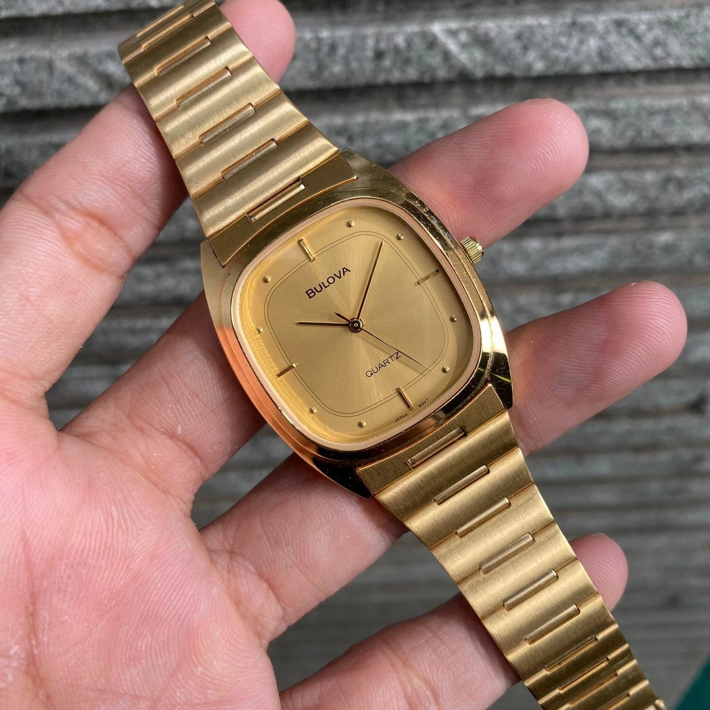 Rare BULOVA Tank 96C143 Quartz Swiss Made Full Gold Men Watch Vintage