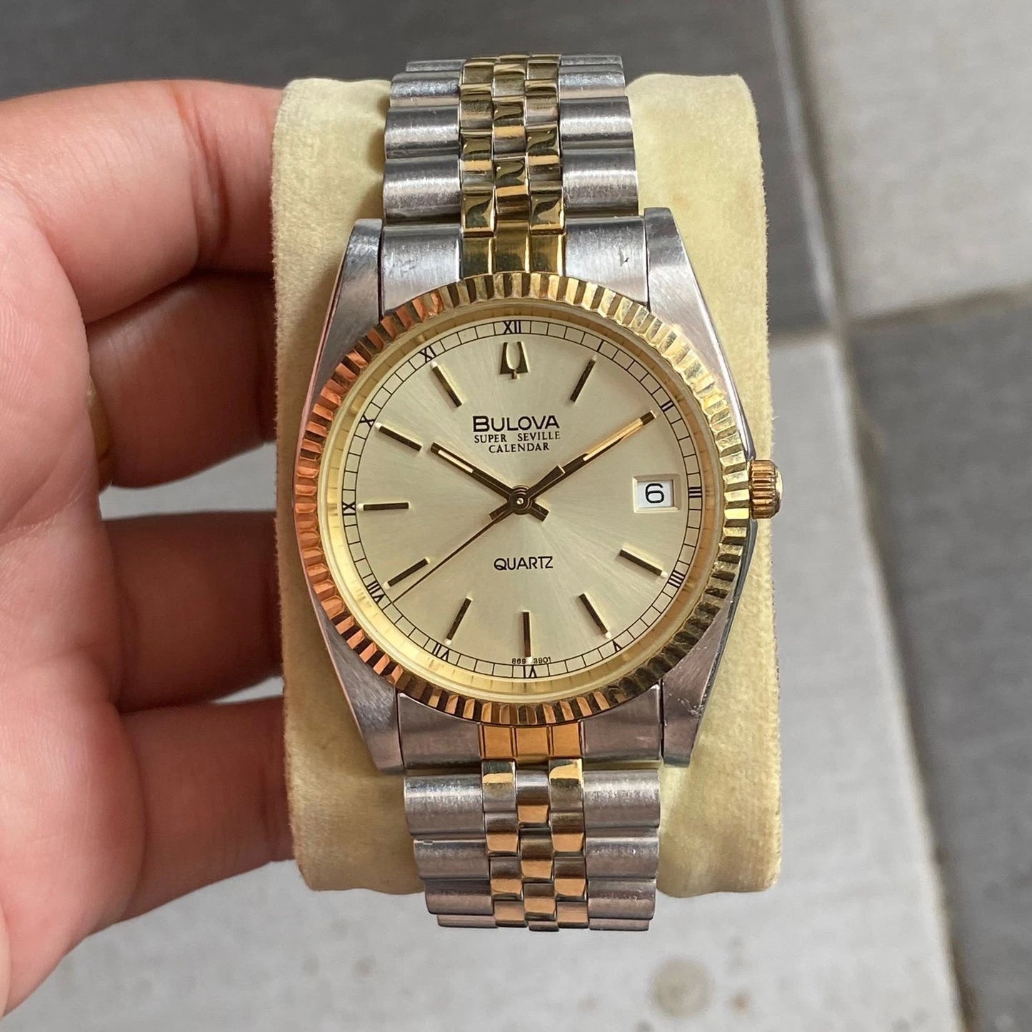 Rare Bulova Super Seville Calender Quartz Two Tone Gold Dial Vintage Watch Men