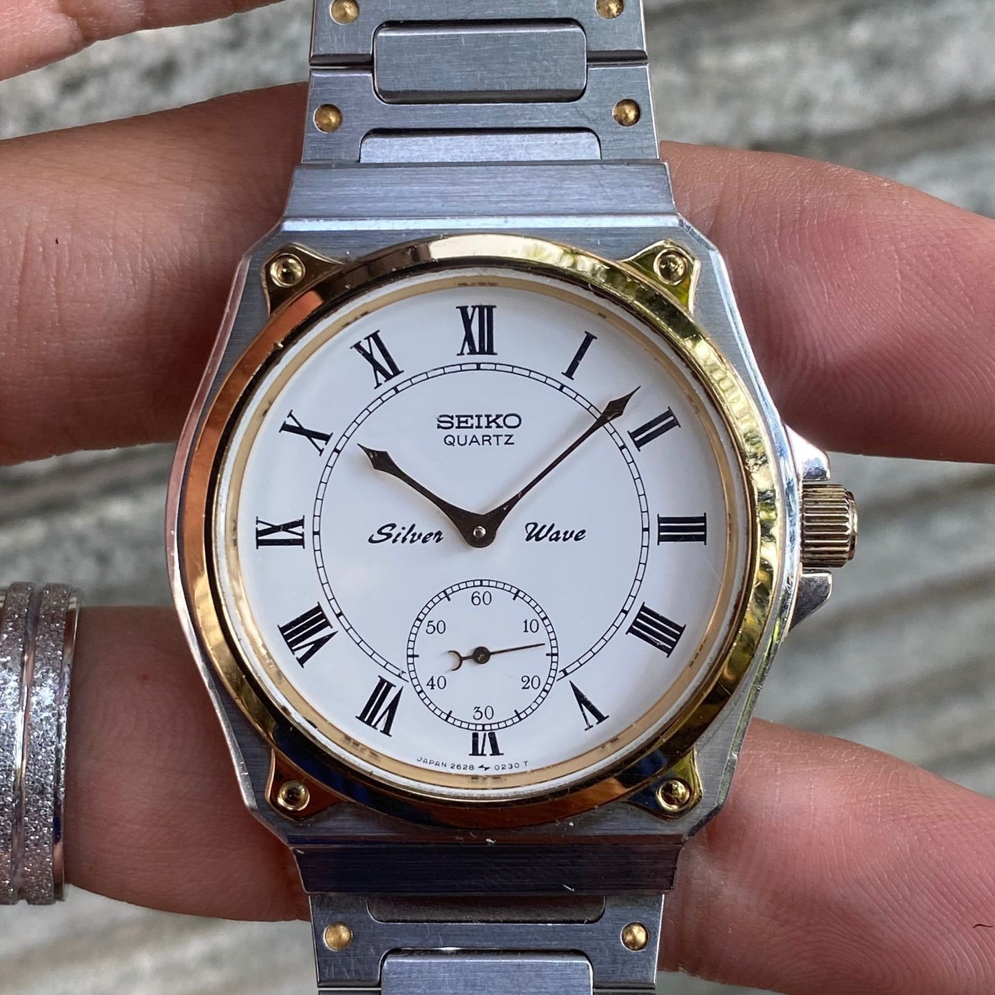 RARE Seiko Silver Wave Quartz 2628-0060 Two Tone Sub Sec Oak Style Vintage Watch