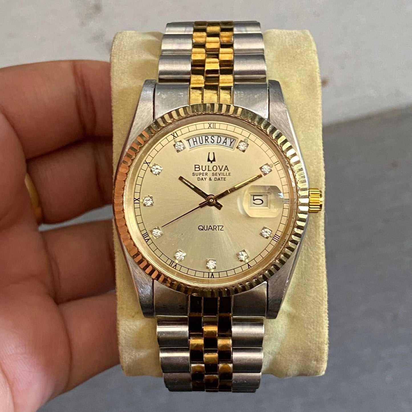RARE Bulova Super Seville President Day Date Diamond Index Two Tone Watch Men