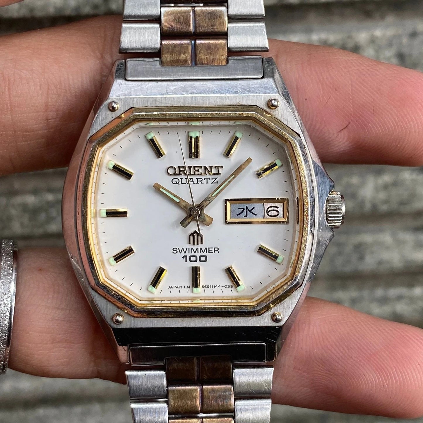 Rare Orient Quartz Oak Style Hexagon Day Date Two Vintage Men Watch