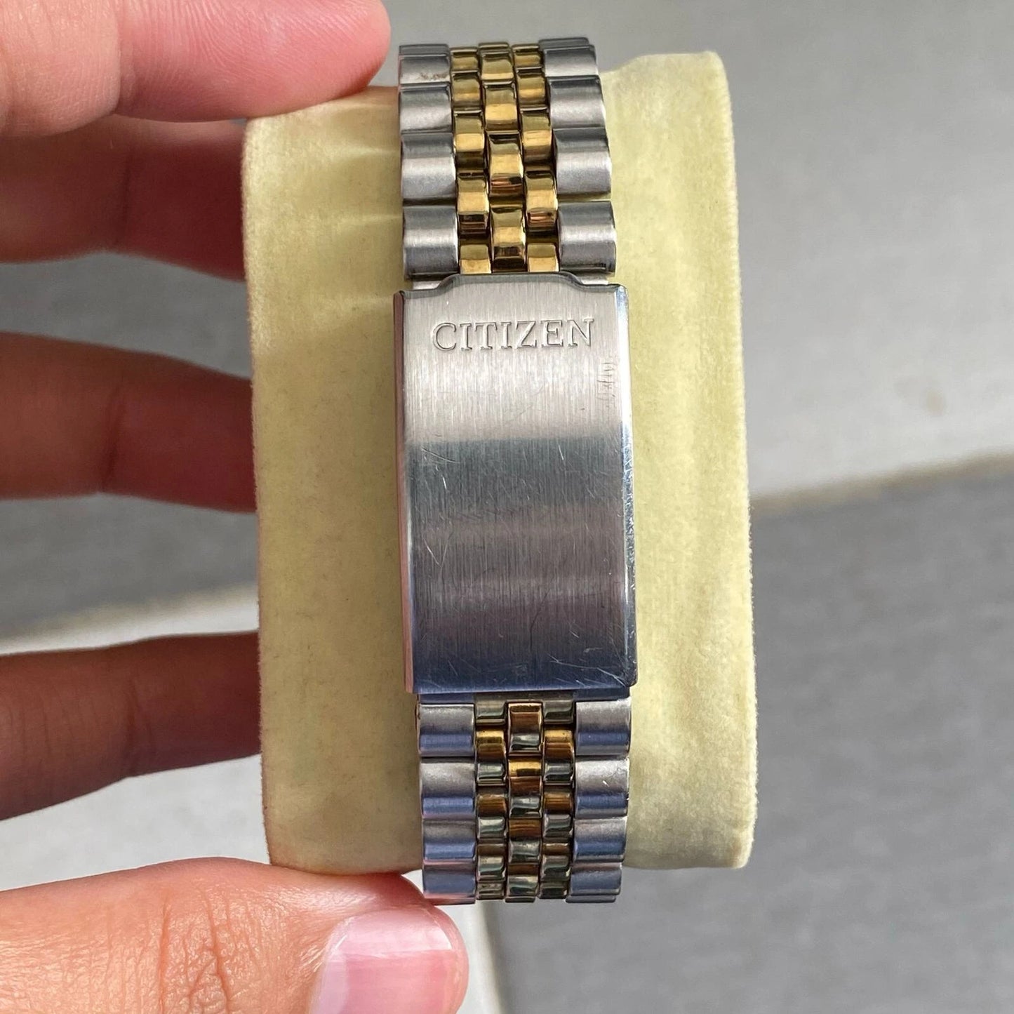 RARE Citizen Crystron Quartz Faceted Glass Day Date Two Tone Vintage Men Watch