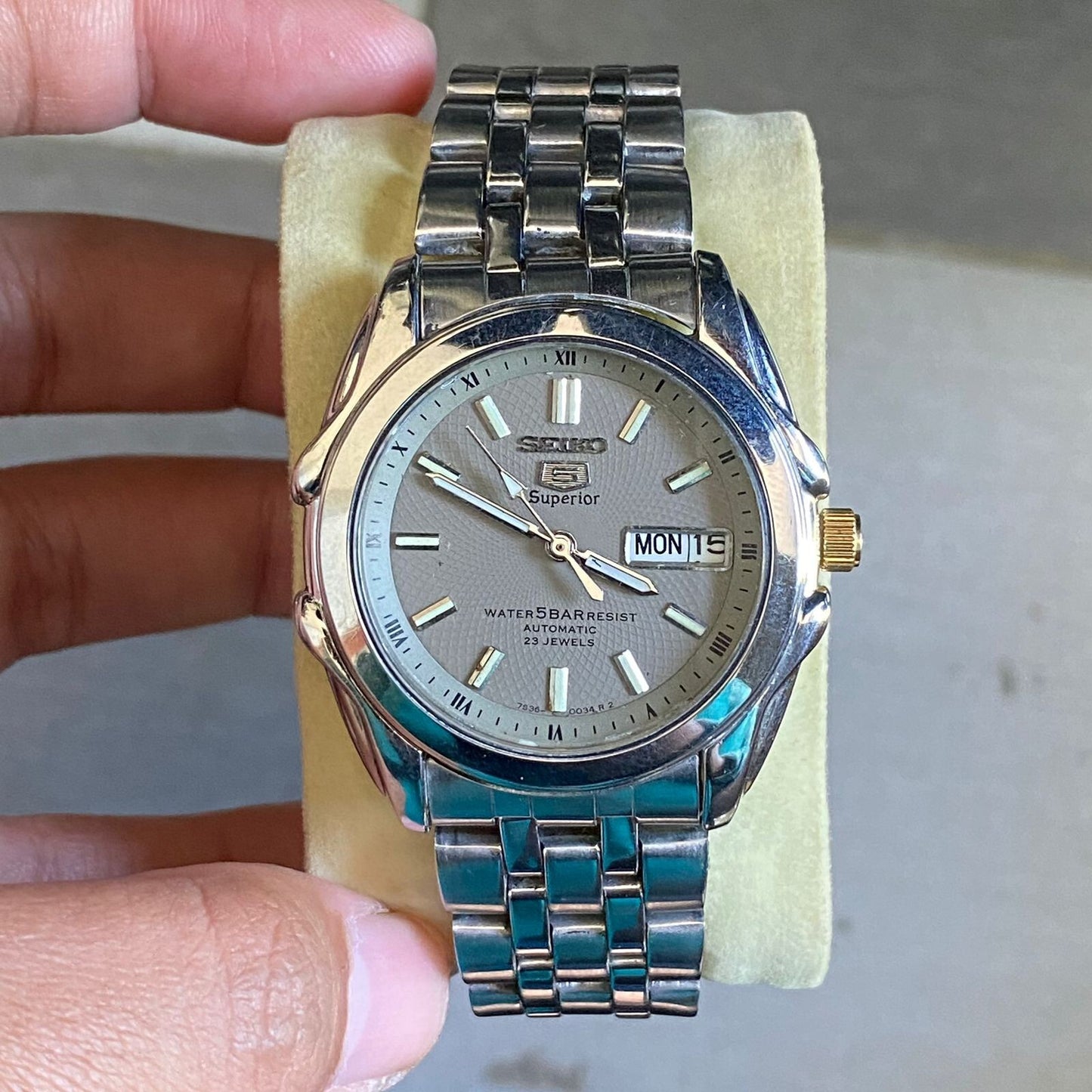 RARE Seiko Superior Automatic Gray Dial Whirlpool Day Date Vintage Men Watch