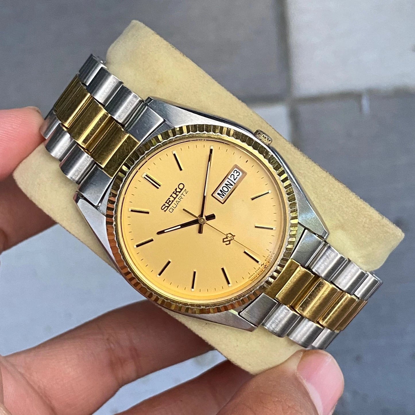 Rare Seiko Quartz 5Y23-8A60 SQ Day Date Gold Dial Two Tone Vintage Watch Men