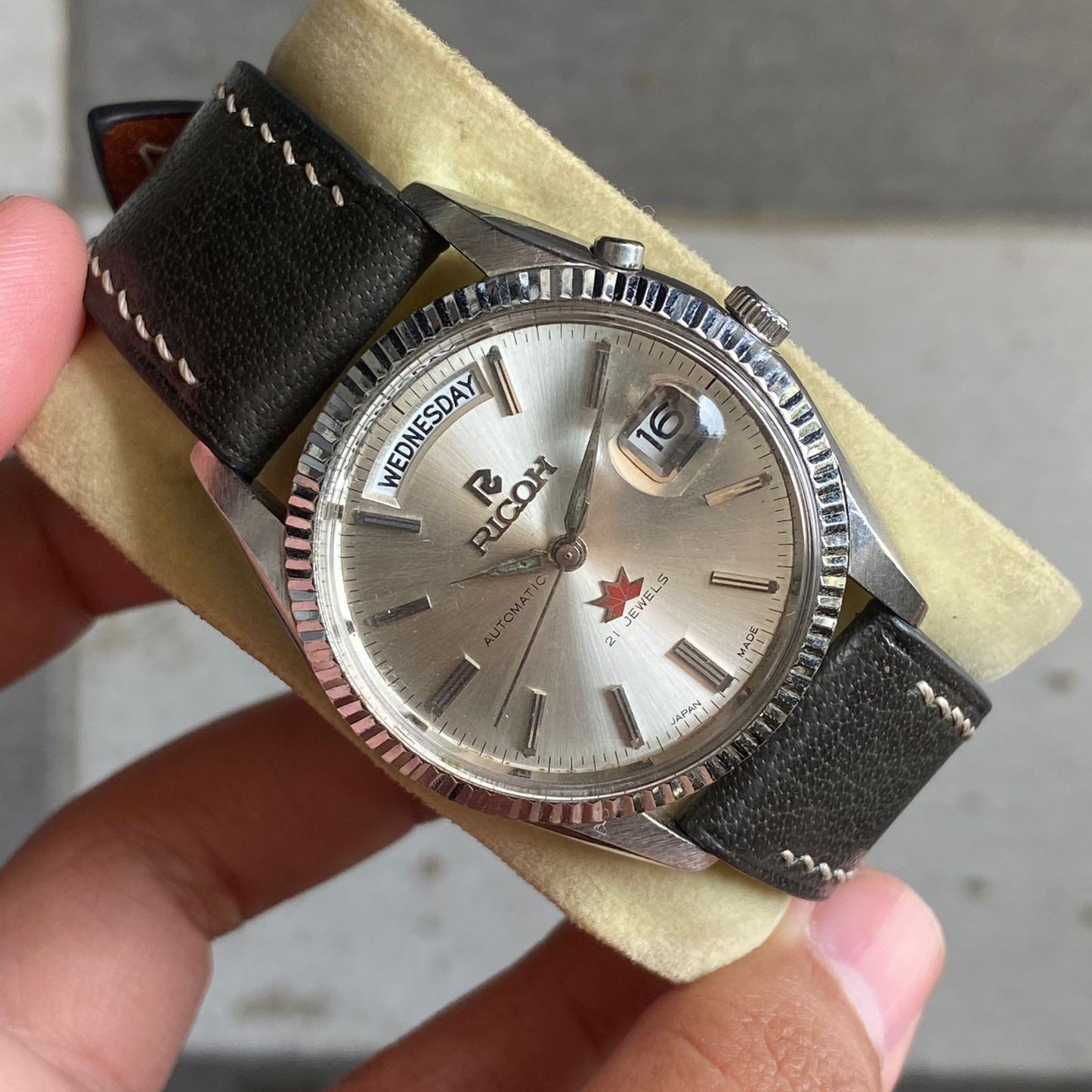 Rare Ricoh President Automatic Silver Dial Maple Leaf Day Date Vintage Watch Men