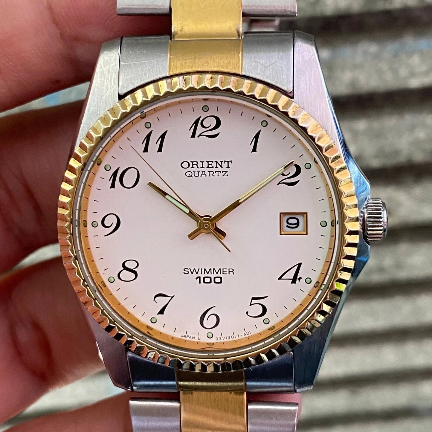 RARE Orient Quartz Swimmer 100 Two Tone White Dial D37201 Vintage Men Watch
