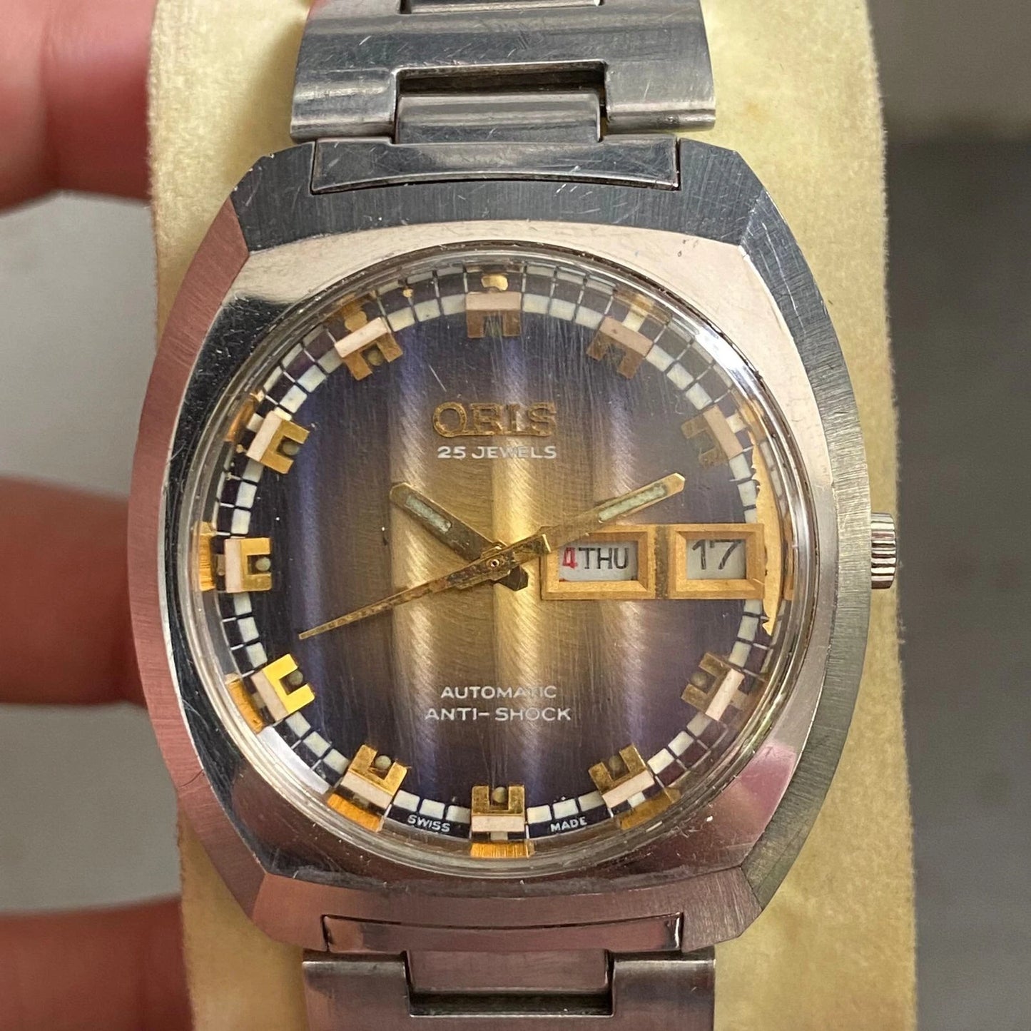 RARE Oris Automatic 25 Jewels Day Date Gradation Dial Brown Vintage Swiss Watch