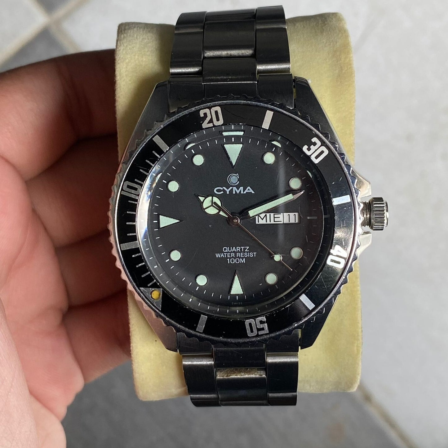 Rare Cyma Diver 8061544 Black Dial Quartz Swiss Made Vintage Men Watch Sport