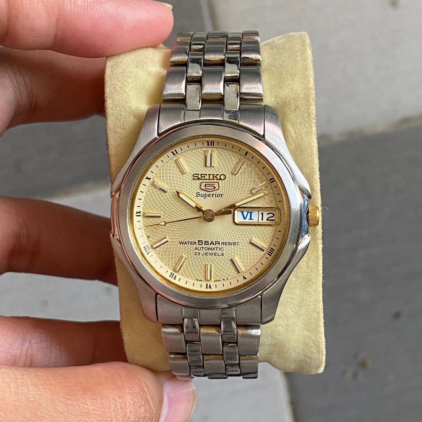 RARE Seiko 5 Superior Automatic 7S36 Whirlpool Ivory Day Date Vintage Watch Men
