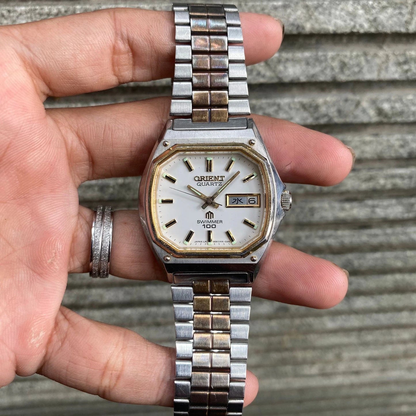 Rare Orient Quartz Oak Style Hexagon Day Date Two Vintage Men Watch