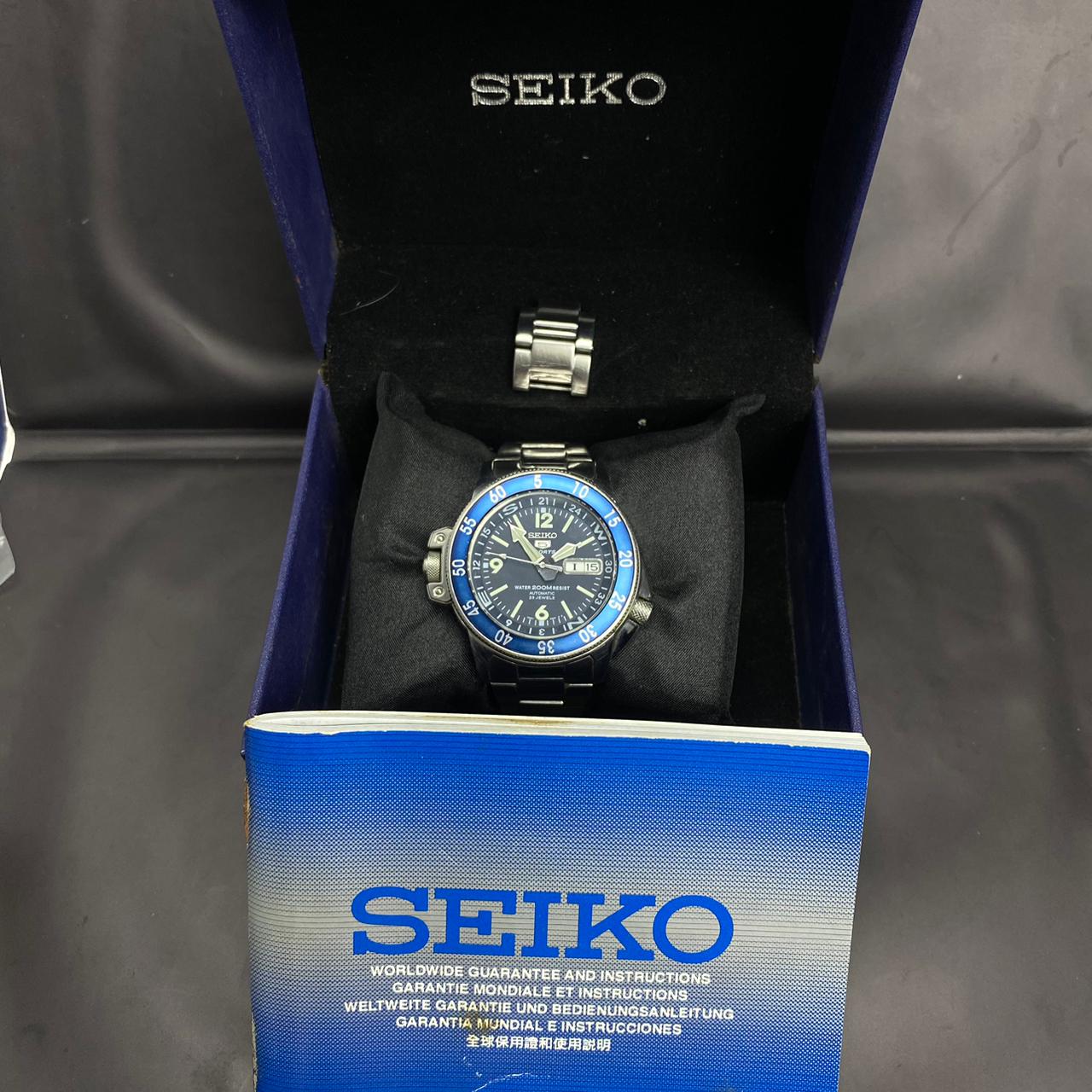 Rare Seiko 5 Sports SKZ209 Automatic Atlas Map Meter Land Shark Blue Dial Watch
