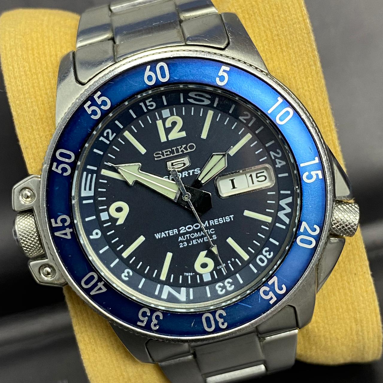 Rare Seiko 5 Sports SKZ209 Automatic Atlas Map Meter Land Shark Blue Dial Watch